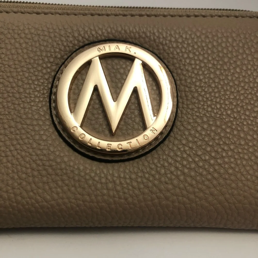 Mia K Collection wallet